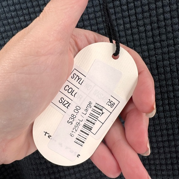 Tea n rose WAFFLE TEXTURED SWEATER IN BLACK new size large - Picture 10 of 11